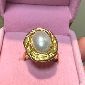 Adjustable Gold and Pearl Women's Ring